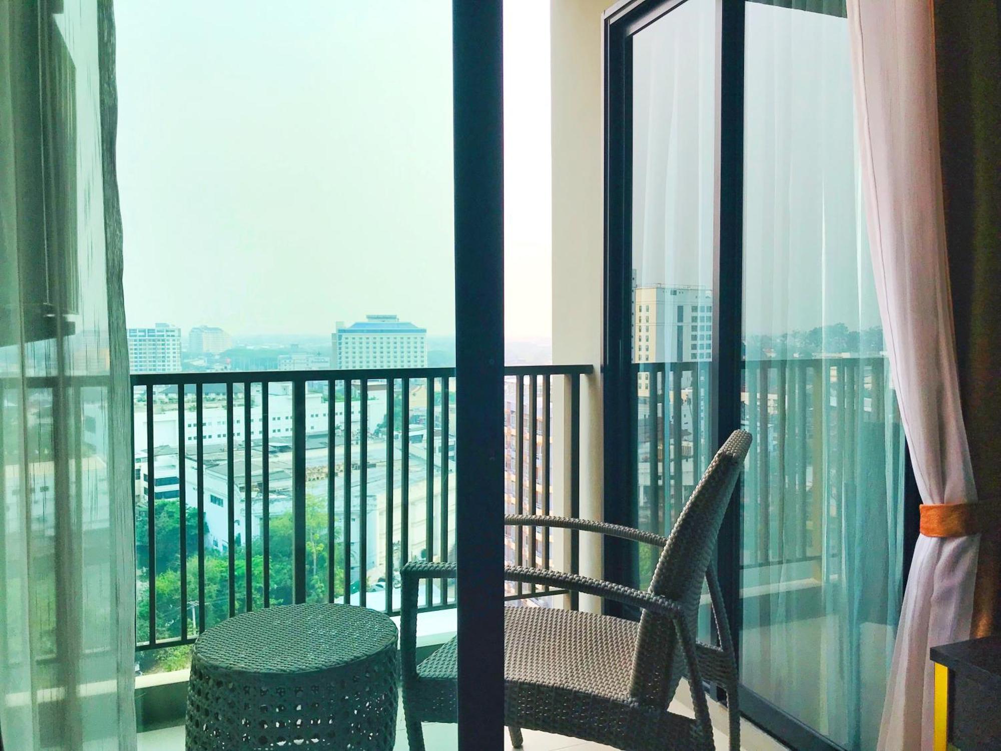 The Astra Suites Chiang Mai Esterno foto