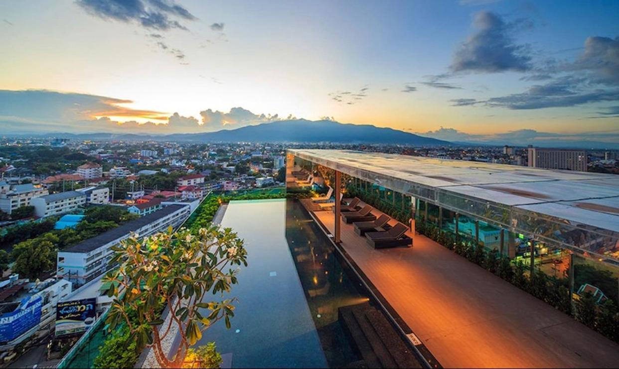 The Astra Suites Chiang Mai Esterno foto